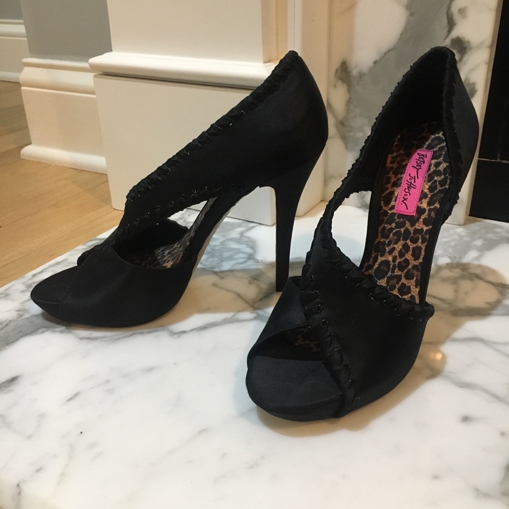 Betsey Johnson satin black strappy heel